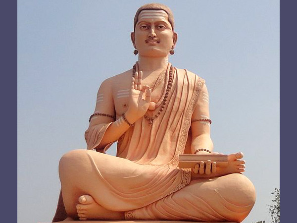పది ఎత్తైన విగ్రహాలు