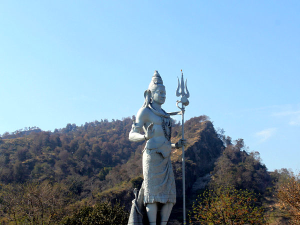 పది ఎత్తైన విగ్రహాలు