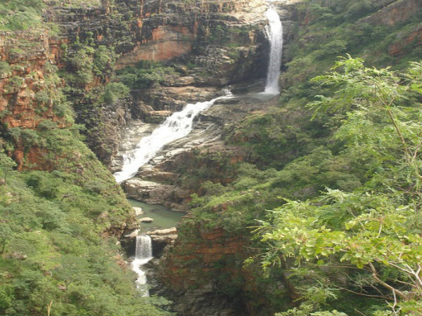 గుంజన జలపాతం
