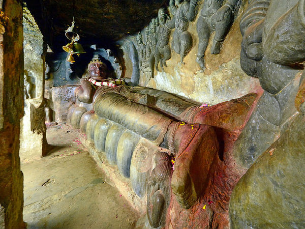 ఉండవల్లి గుహలు