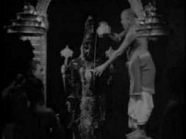 తిరుపతి పురాతన చిత్రాలతో ..
