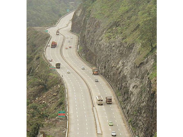 పూణే ఎలా చేరుకోవాలి ?