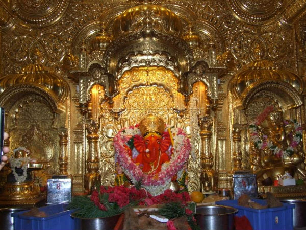 ఆలయంలోని వినాయకుడు ఆలయంలోని వినాయకుడు