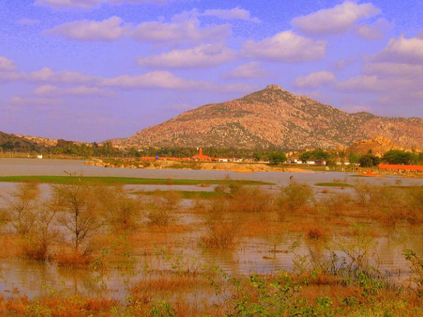 ఆరు స్తంభాలు