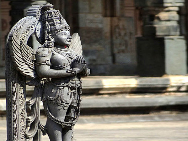 గరుడ విగ్రహం
