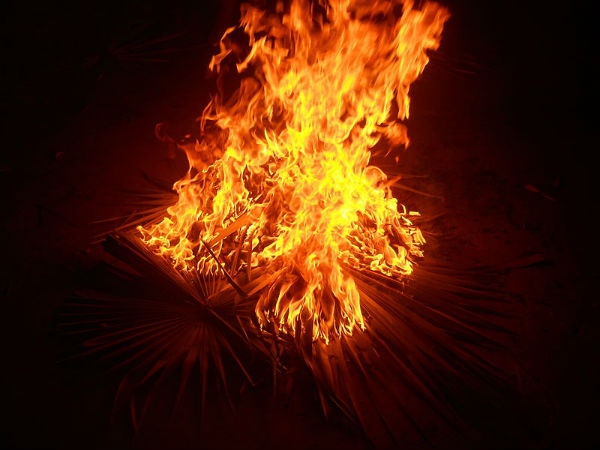 భోగి మంటలు భోగి మంటలు