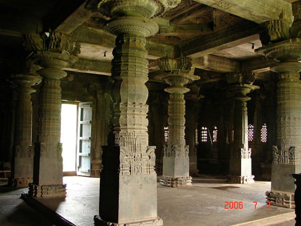 దేవాలయ ద్వారాలు