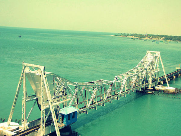 7. పంబన్ రైలు వంతెన