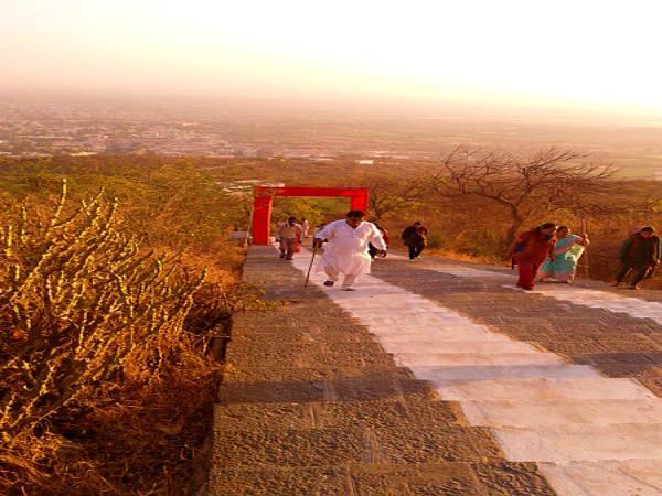 9. జైన సాంప్రదాయం