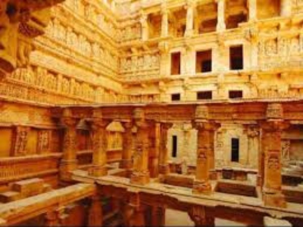 12. రాణీకీ వావ్, పాటన్