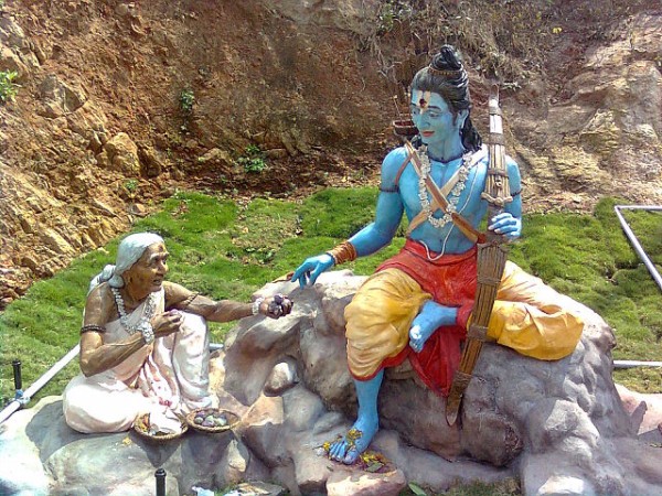 చక్రి సర్వోపగతండు