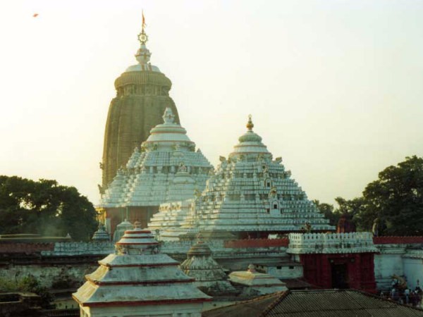 10. బంగారు చీపురు