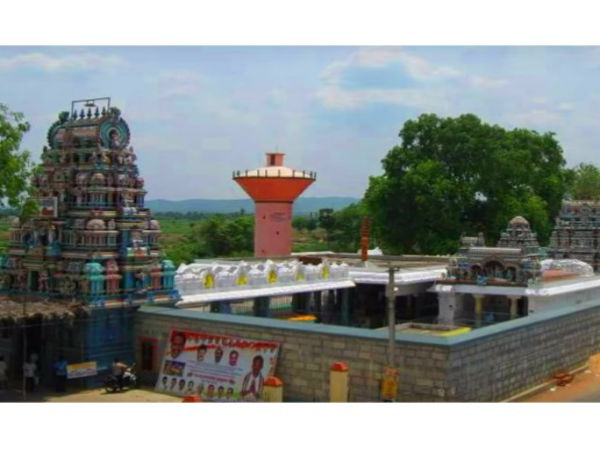 కంచికామకోఠి పీఠాధిపతి శ్రీ చంద్రశేఖర సరస్వతి