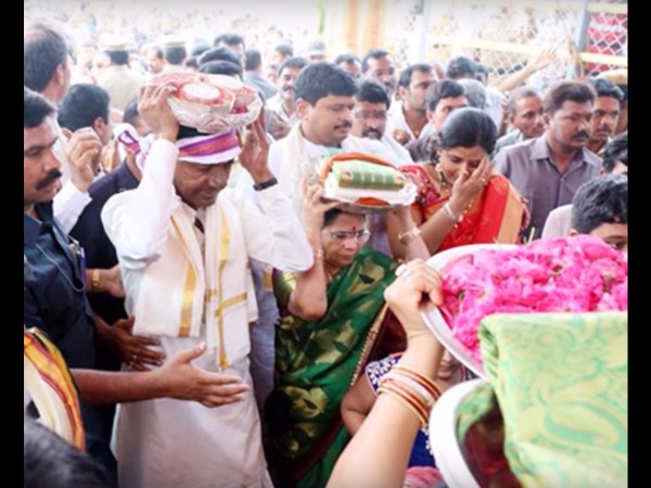 11. గర్భగుడి