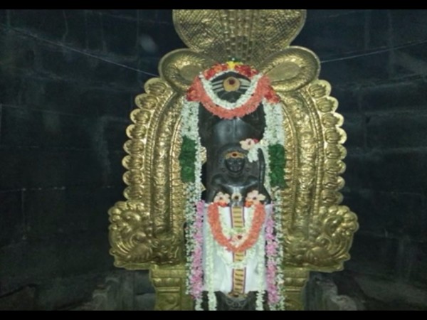 4. ఆలయంలో ప్రతిష్టించిన శివలింగం