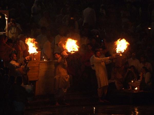 7. 7 గంటల ప్రయాణం