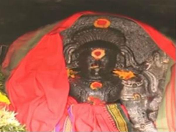 14. వేలాదిమంది భక్తులు