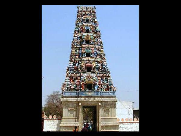1. దేవాలయం ఎక్కడ ఉంది?