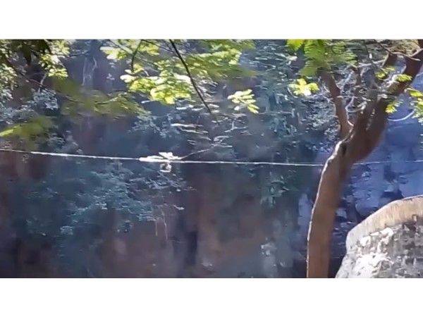 6. కొండ గుహలే ఆలయాలా?