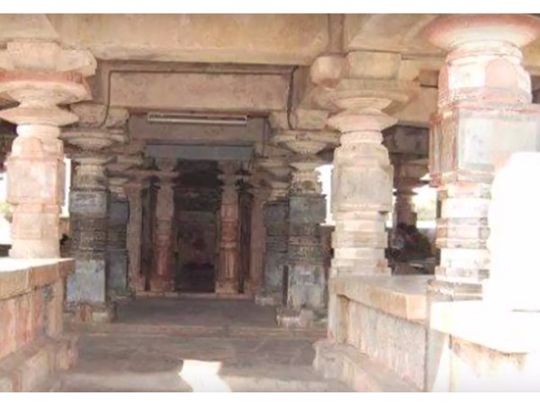 ఏంటా రహస్యం?