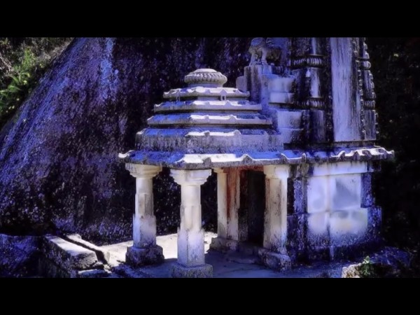 2. హతియాదేవల్ ఆలయం