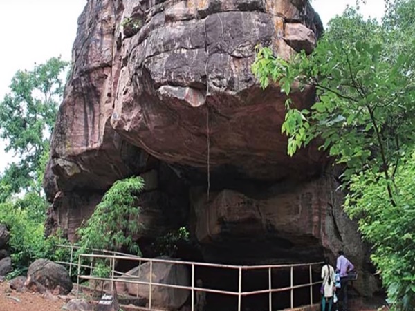 11. పెయింటింగ్స్