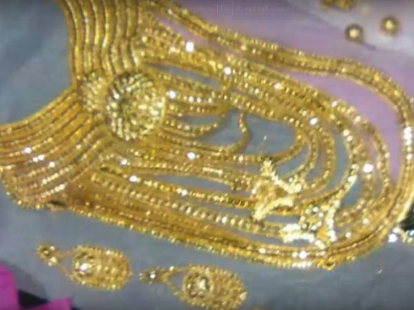 10. 22 క్యారెట్ల బంగారం