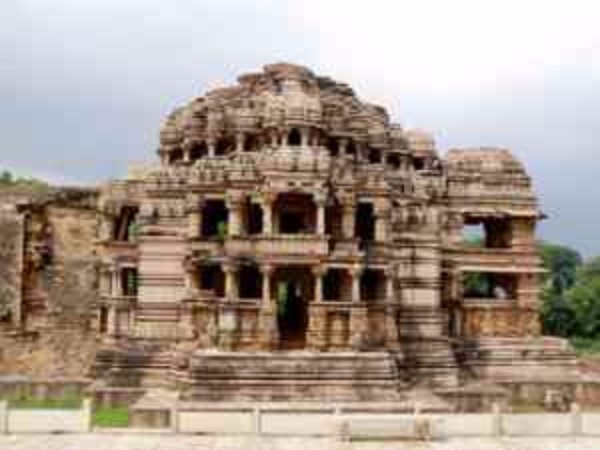 8. ప్యాలెస్