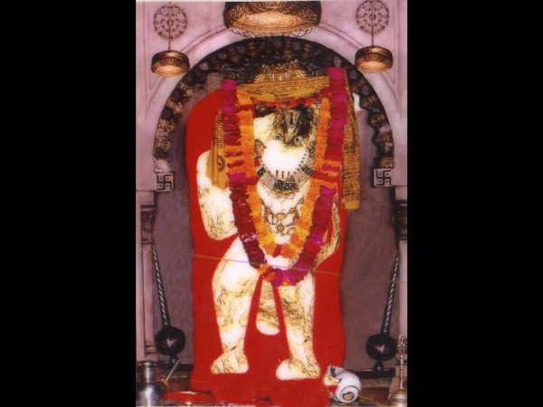 చుట్టుపక్కన ఆలయాలు