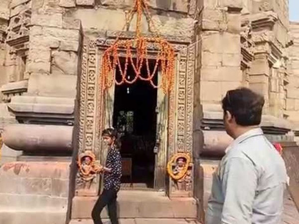 ముండేశ్వర్ పుణ్యక్షేత్రం