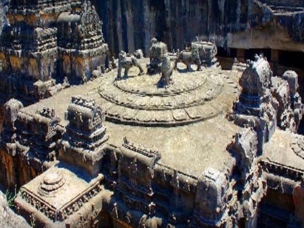 మహారాష్ట్రలోని అద్భుతమైన కైలాసదేవాలయం