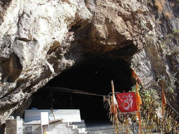 మిస్టరీ గుహాలయం