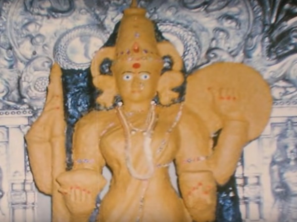 జెంస్టోన్స్ తో తయారుచేయబడిన 40కిలోల బరువున్న లక్ష్మీదేవి విగ్రహం