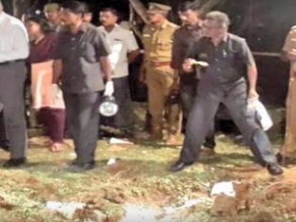 ప్రఖ్యాత ఖగోళ శాస్త్రవేత్త స్టీఫెన్ హాకింగ్స్