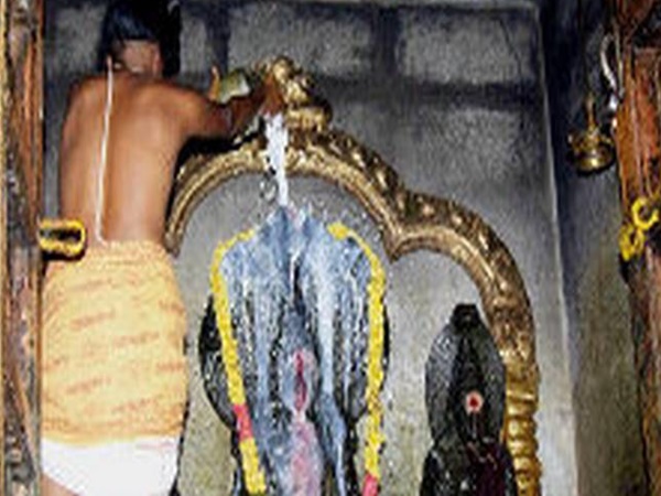 ఏ సమయంలో తిరునాగేశ్వరం గుడికి వెళ్ళాలి?