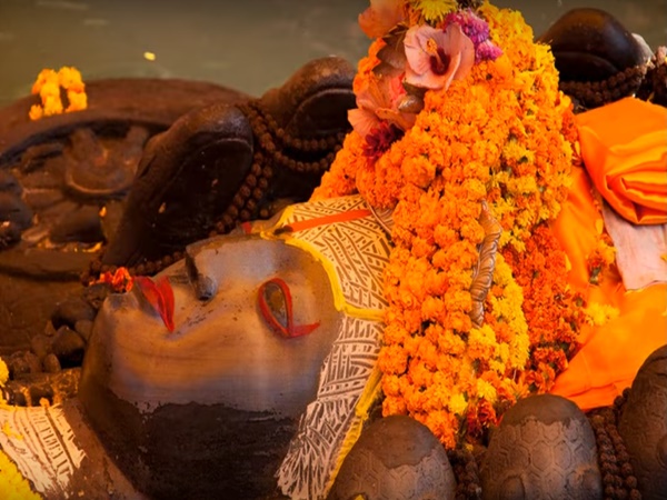 బుద్ధ నీలకంఠ ఆలయం