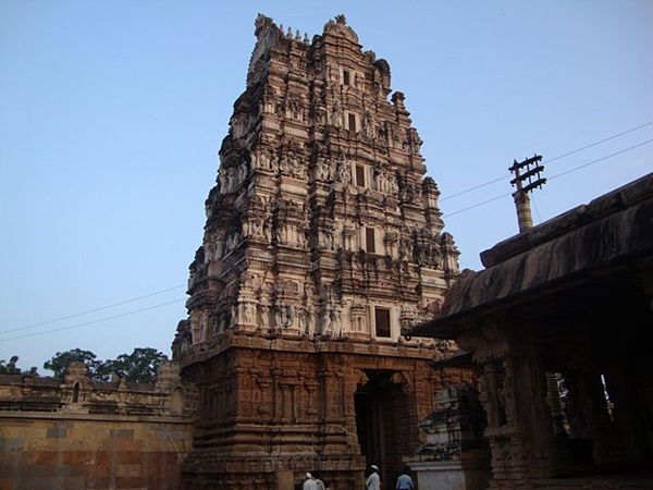 రామాలయ గోపురం