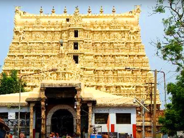 గుడినే కాపలాకాసే వింత శాఖాహార మొసలి