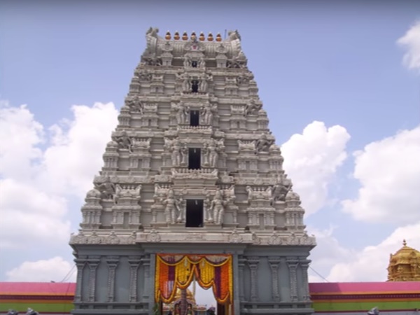 చిల్కూరికి ట్రంపు ఎఫెక్ట్ !