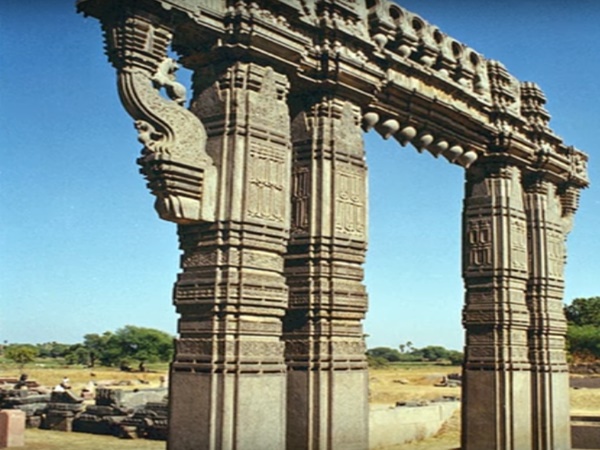 మహాభారత యుద్ధంలో సీక్రెట్స్ : కౌరవుల పక్షాన మన ఆంధ్రులు