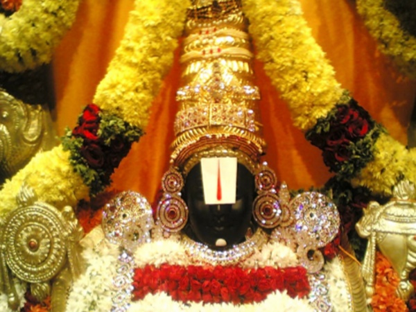 వెంకన్న కళ్ళ నుంచి శక్తివంతమైన కిరణాలు వస్తాయా?
