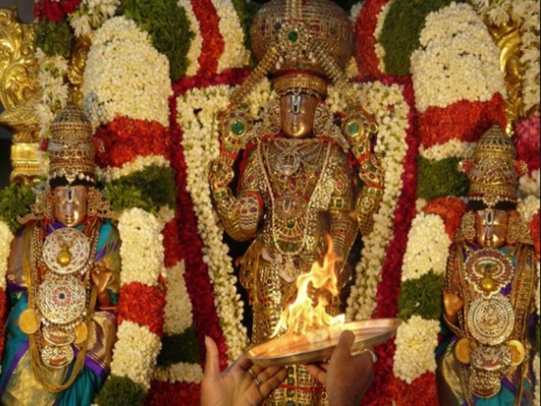 వెంకన్న కళ్ళ నుంచి శక్తివంతమైన కిరణాలు వస్తాయా?