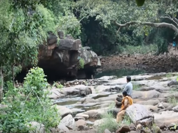 ఆ తల్లి నుదుటన బొట్టుపెట్టి మొక్కుకుంటే కోరిన కోరికలు తీరుతాయట!!