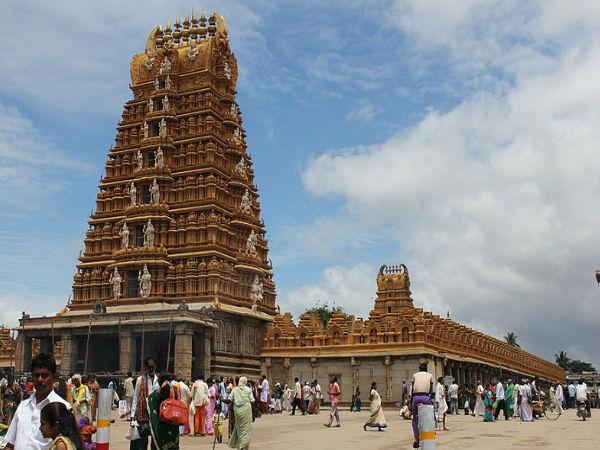 అక్కడి మట్టి దివ్య ఔషధంతో సమానం !