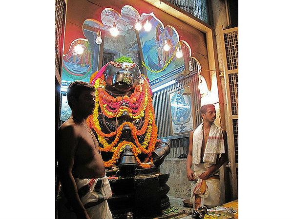 అక్కడి మట్టి దివ్య ఔషధంతో సమానం !