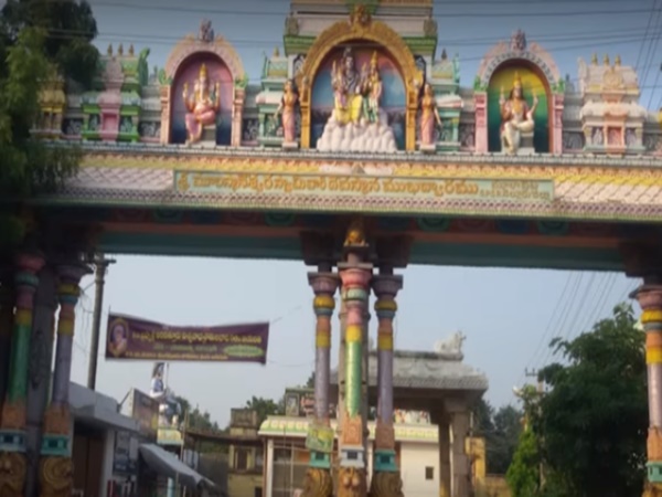 ఉసిరి చెట్టు మూలంలో వెలసిన శివలింగం గురించి మీకు తెలుసా?