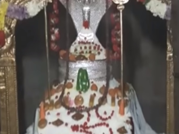 ఉసిరి చెట్టు మూలంలో వెలసిన శివలింగం గురించి మీకు తెలుసా?