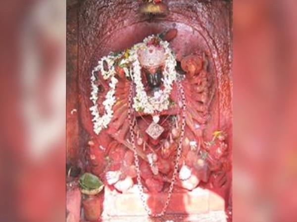 ఇక్కడ అమ్మవారిని తిట్టడమే