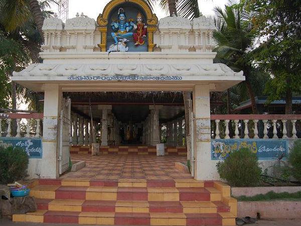 భ్రమరాంబ మల్లేశ్వర స్వామి ఆలయం