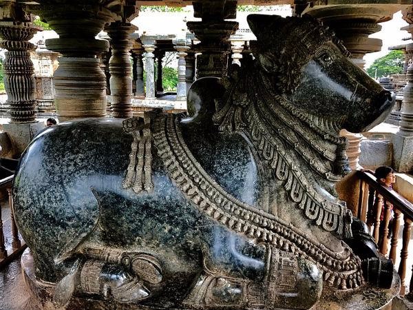 హొయసలేశ్వర దేవాలయంలో ఈజిప్షియన్ మానవాకృతి : ఆశ్చర్యం